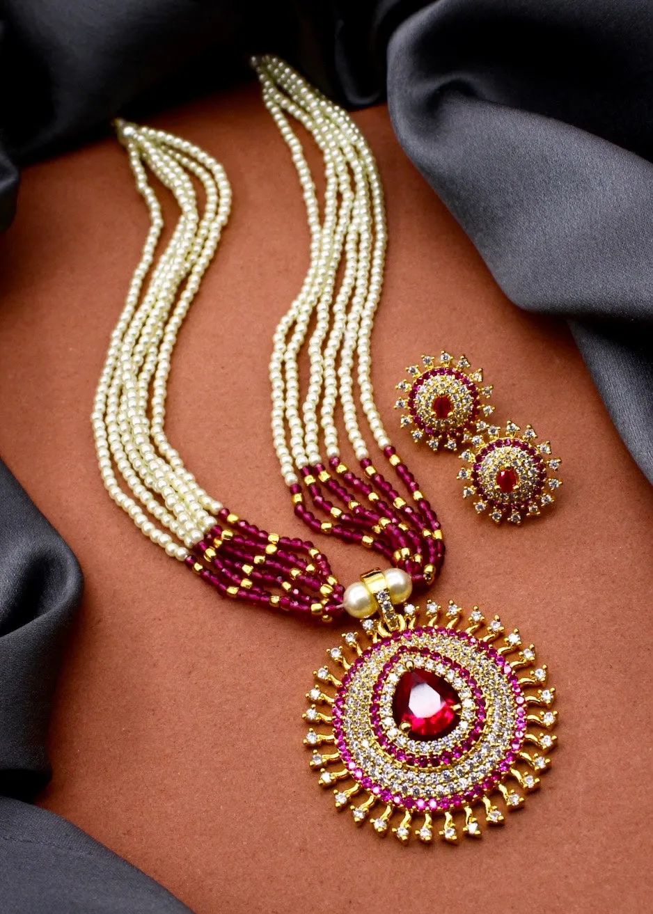 ALLURING MOTI NECKLACE