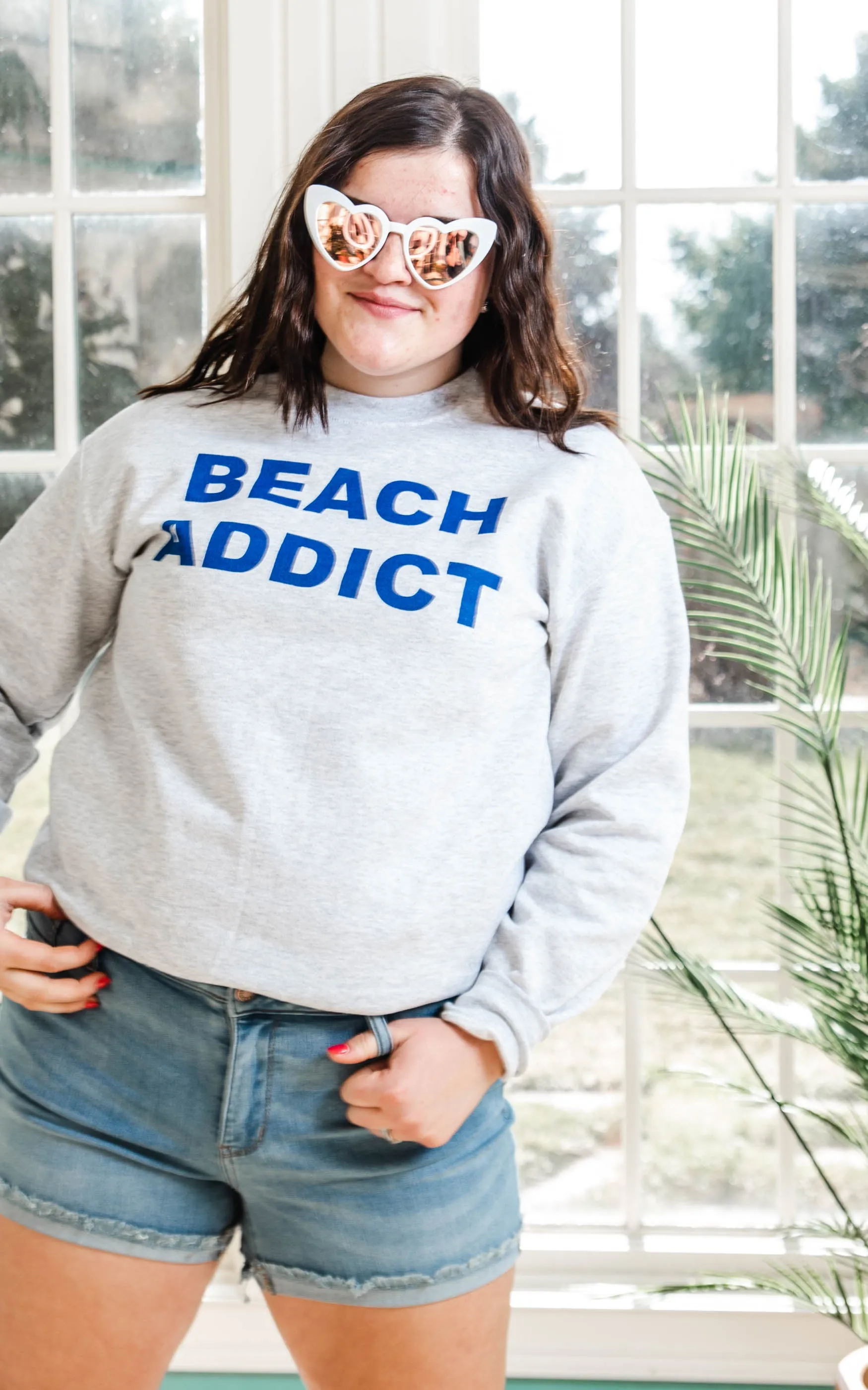 Beach Addict Sweatshirt - Heather Gray