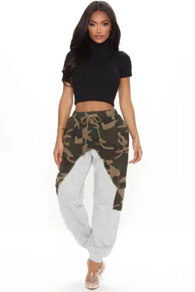 Blending in Camo Sweat Jogger - Heathered Grey