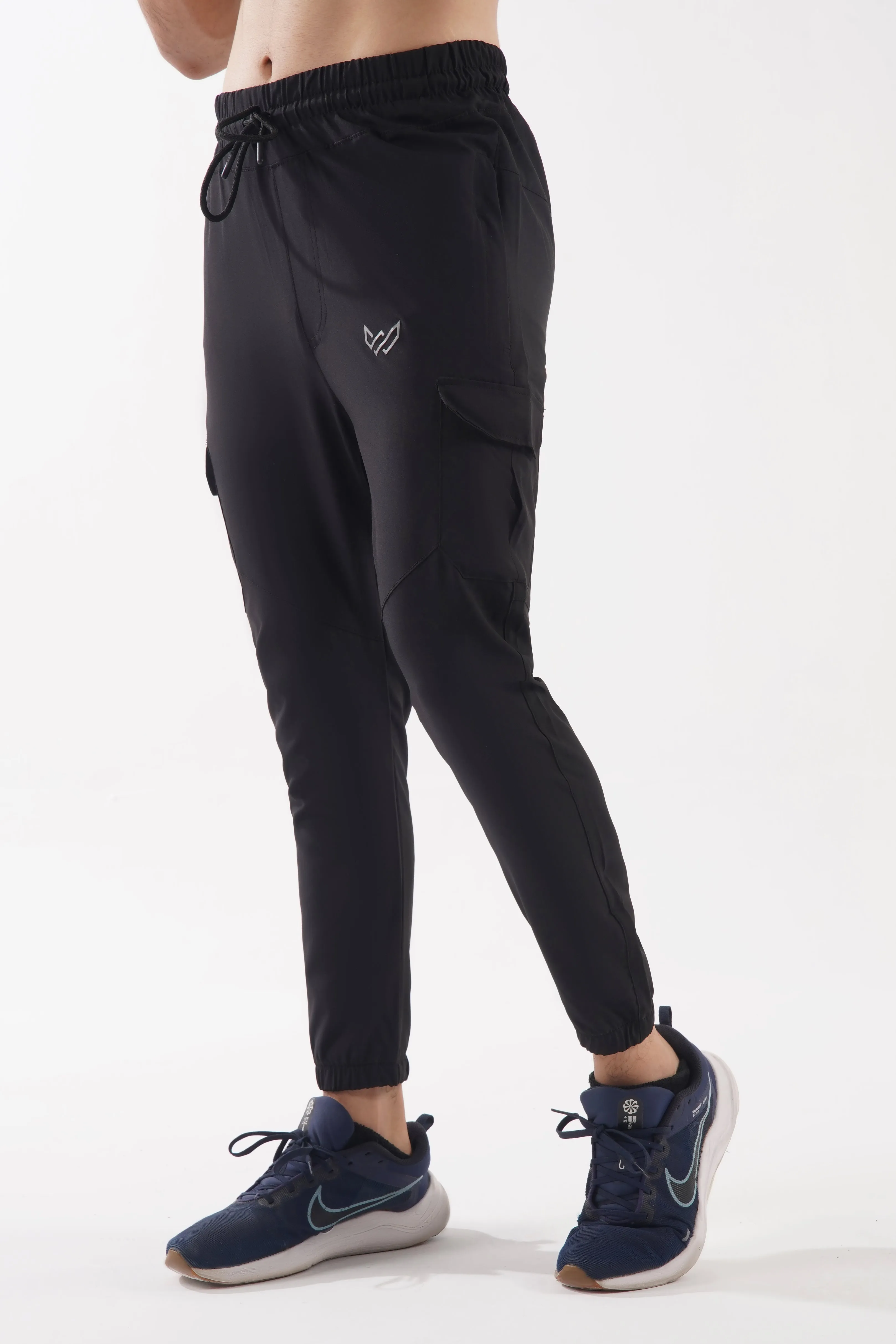 Sure! Heres an optimized title for the product: Mens Premium Black Cargo Pro Pants with Multiple Pockets.
