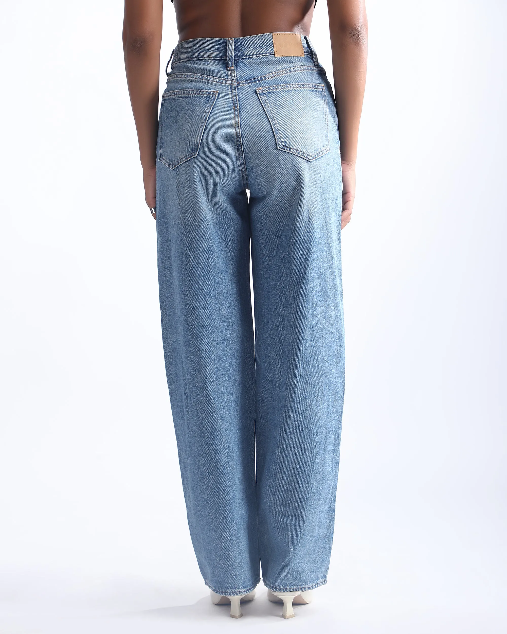 HIGH RISE MOM FIT JEANS