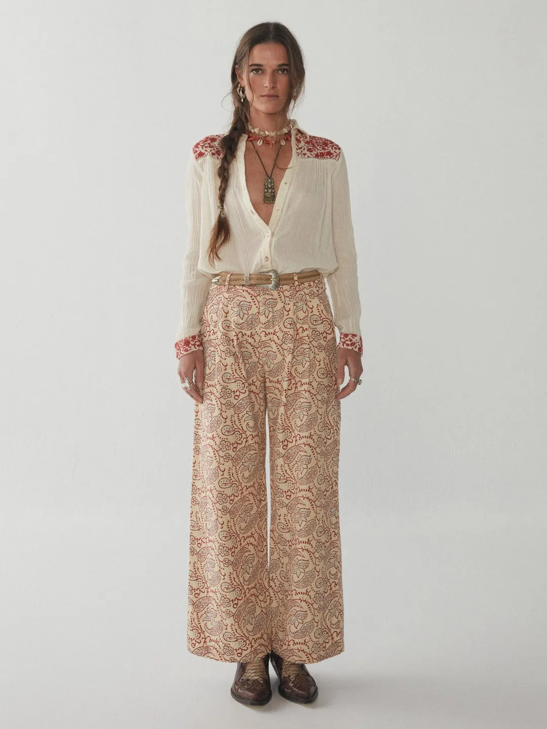 Sure! Here is the optimized title for the e-commerce product:

Chilly Charro Bob Blouse - Maison Hotel Collection by Adushka