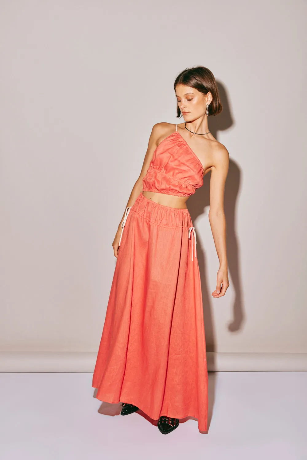 Sure! Heres an optimized title for the product:

Elegant Coral Te Amo Linen Maxi Dress for Women - Lightweight Summer Fashion

This title includes modifiers that enhance its appeal while maintaining clarity about the product.
